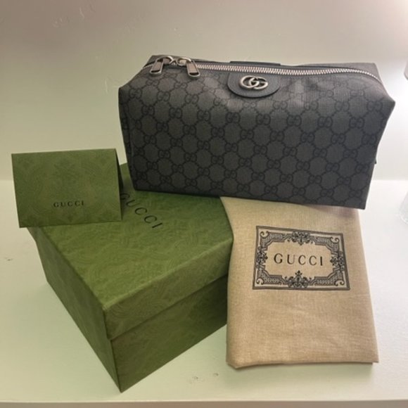 Gucci Savoy medium GG toiletry case - Picture 1 of 6
